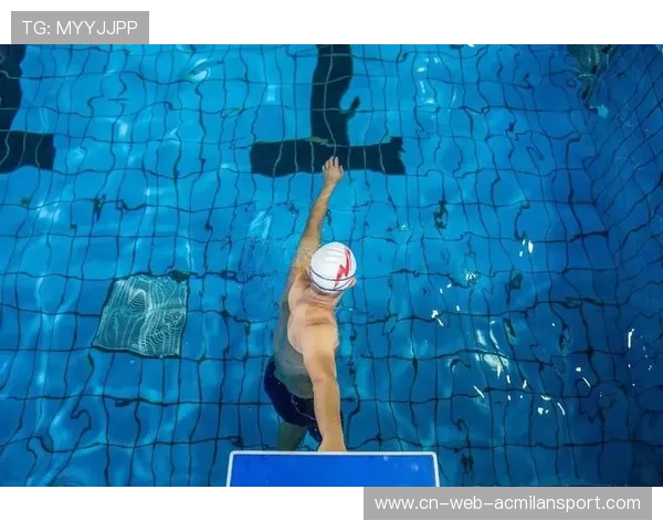 游泳选手转身率领先对手一步到位