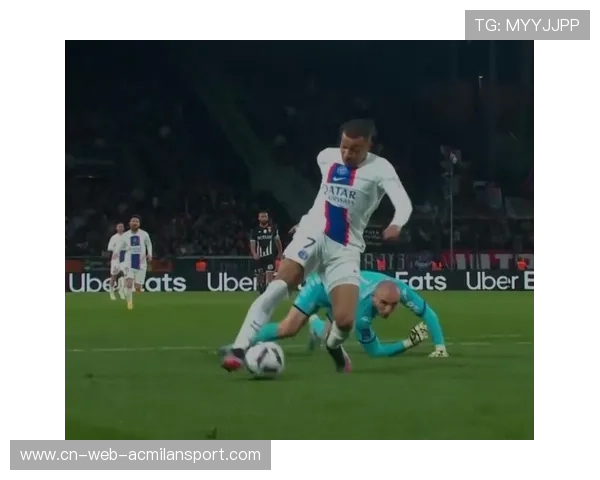 巴黎圣日耳曼罚球特训：梅西与姆巴佩轮流模拟点球压力