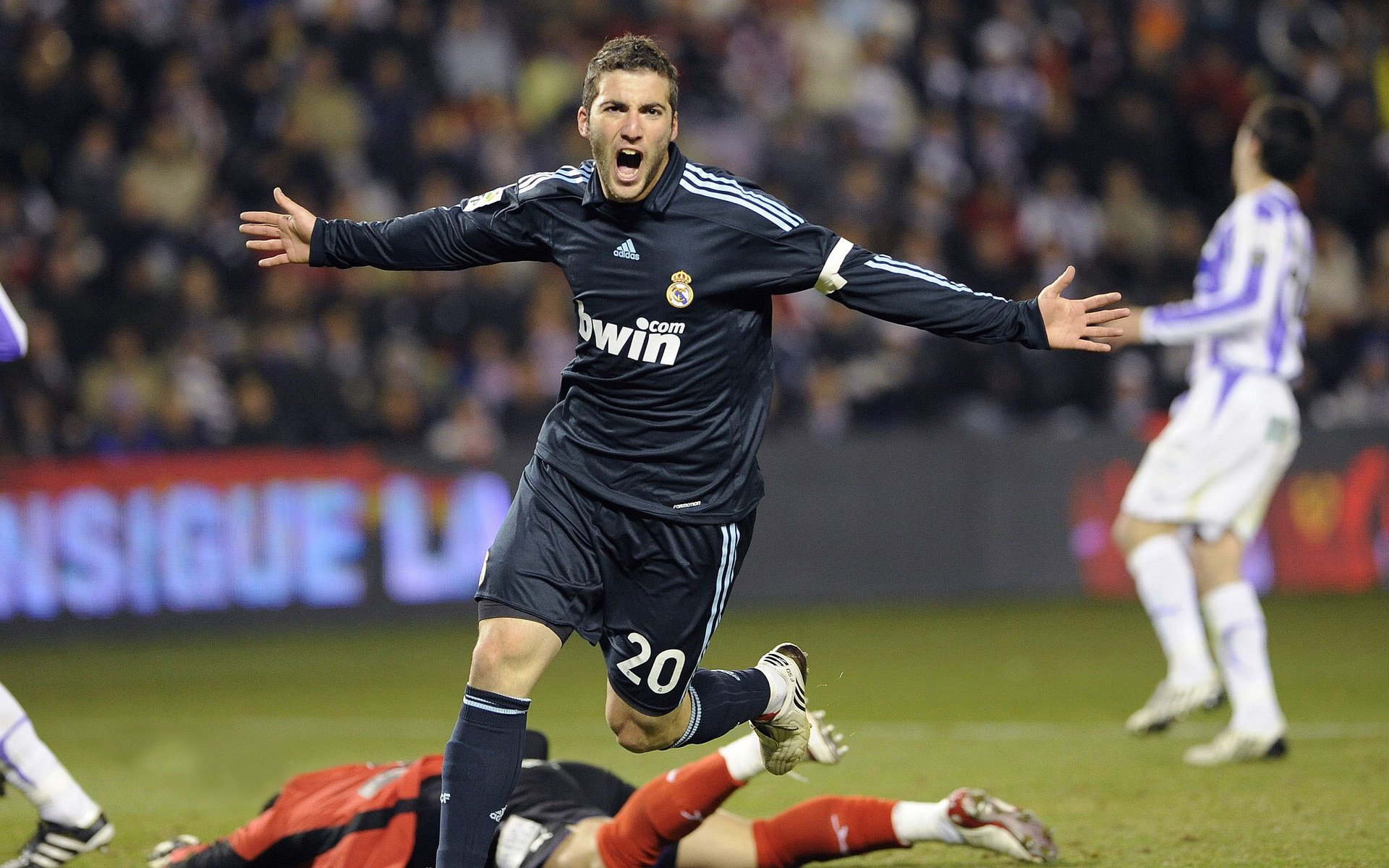 团队协作显成效 女子项目全面开花，团队协作类活动